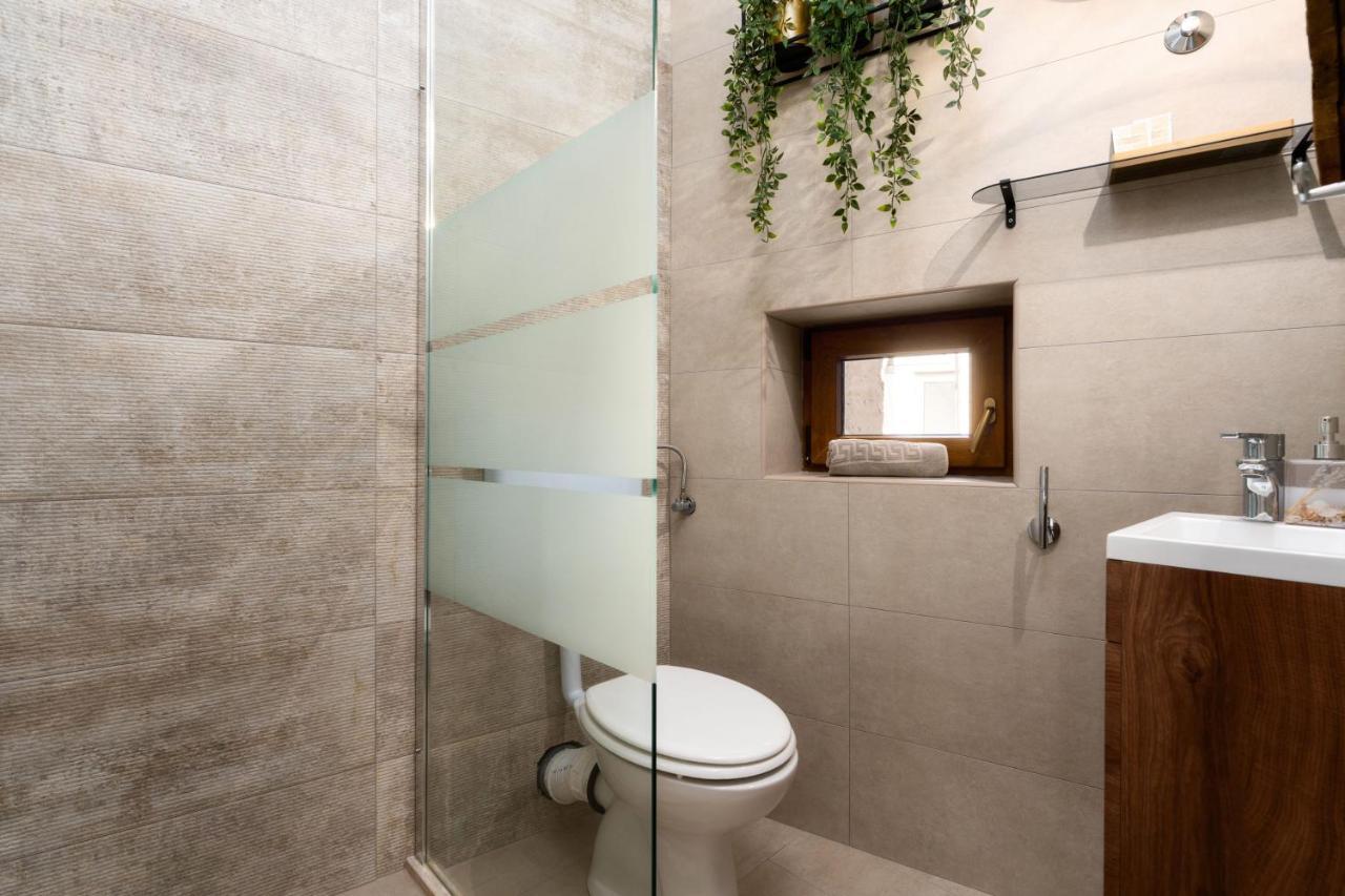 Casa Albina Apartment Ровин Екстериор снимка